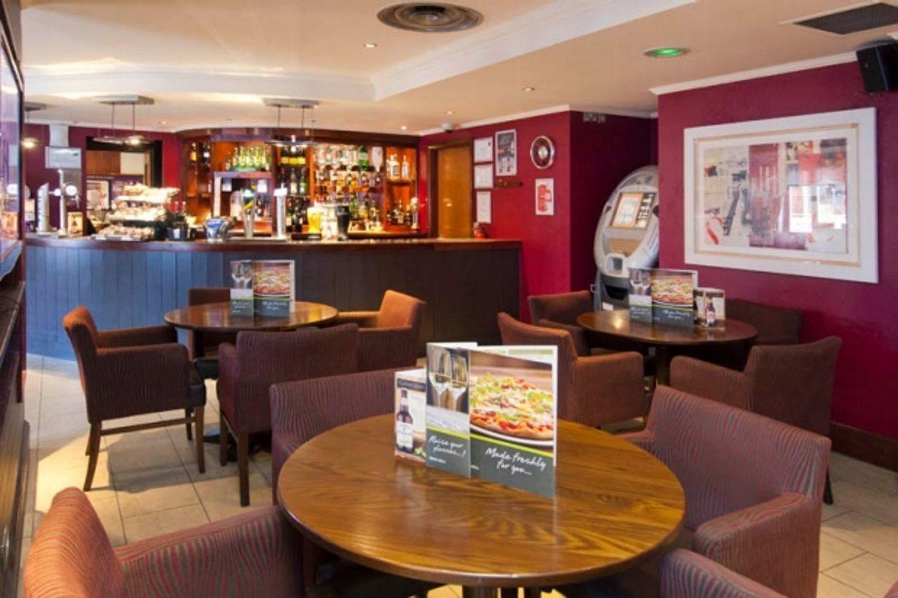 Premier Inn Gatwick Crawley Town West Exteriér fotografie